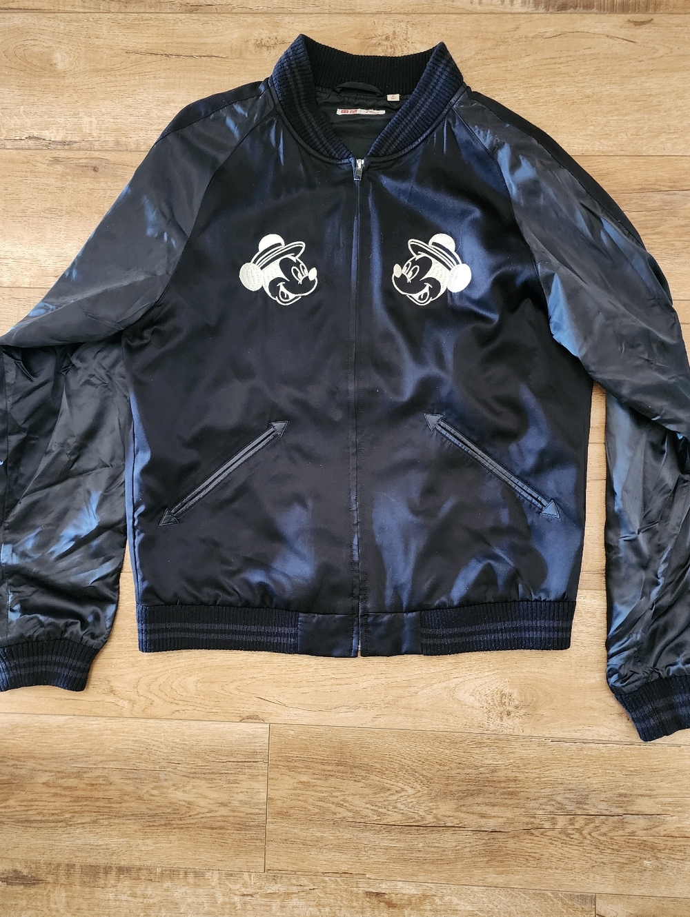 Uniqlo x Disney Sukajan Bomber Jacket Adult M Satin Mickey Mouse World Tour - Picture 3 of 9